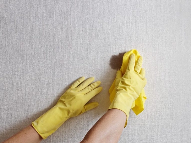 Lau chùi đúng cách để bảo vệ màng sơn tối đa