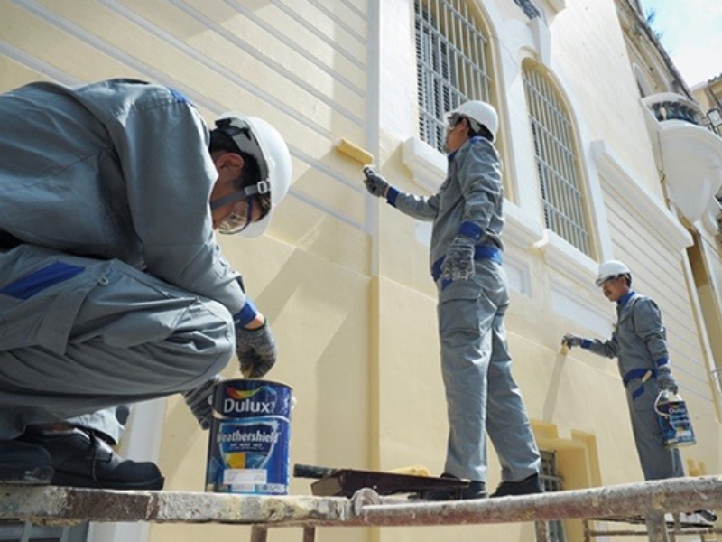 Một thùng 15L sẽ có diện tích phủ thực tế từ 70m2 - 80m2 nếu sơn 2 lớp