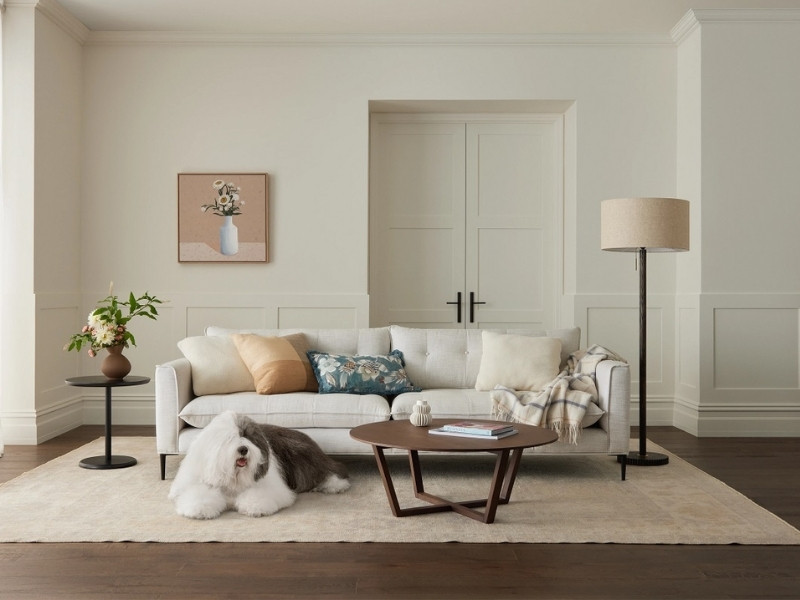 Sắc trắng kem giúp giảm bớt sự lạnh lẽo và tăng cường cảm giác ấm áp nội thất