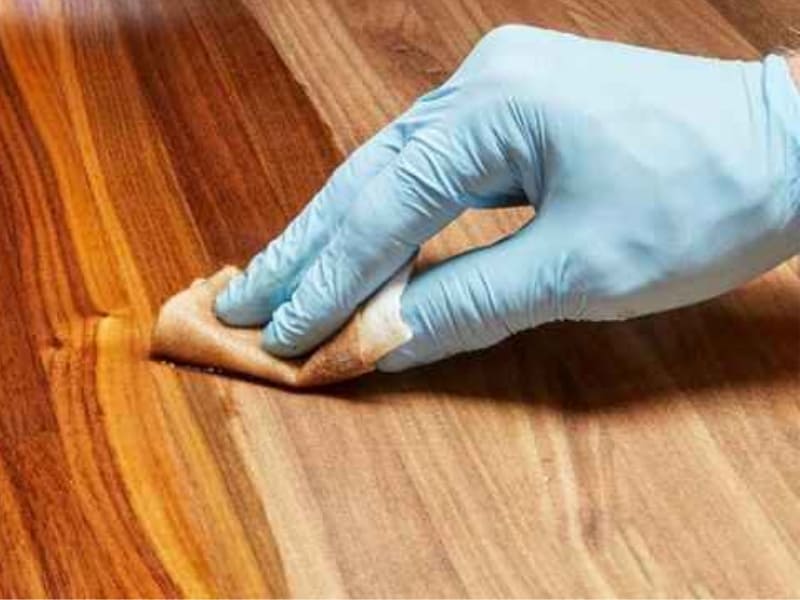 Cần chuẩn bị bề mặt cẩn thận trước khi thi công